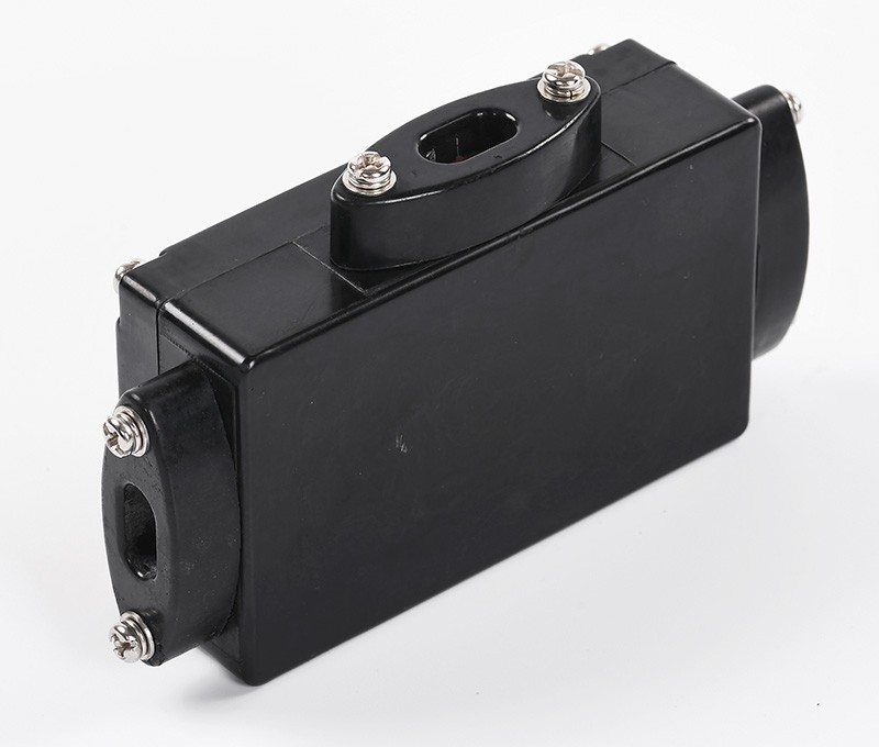 Puszka przyłączeniowa trójdrożna przeciwwybuchowa do ogrzewania elektrycznego BHT