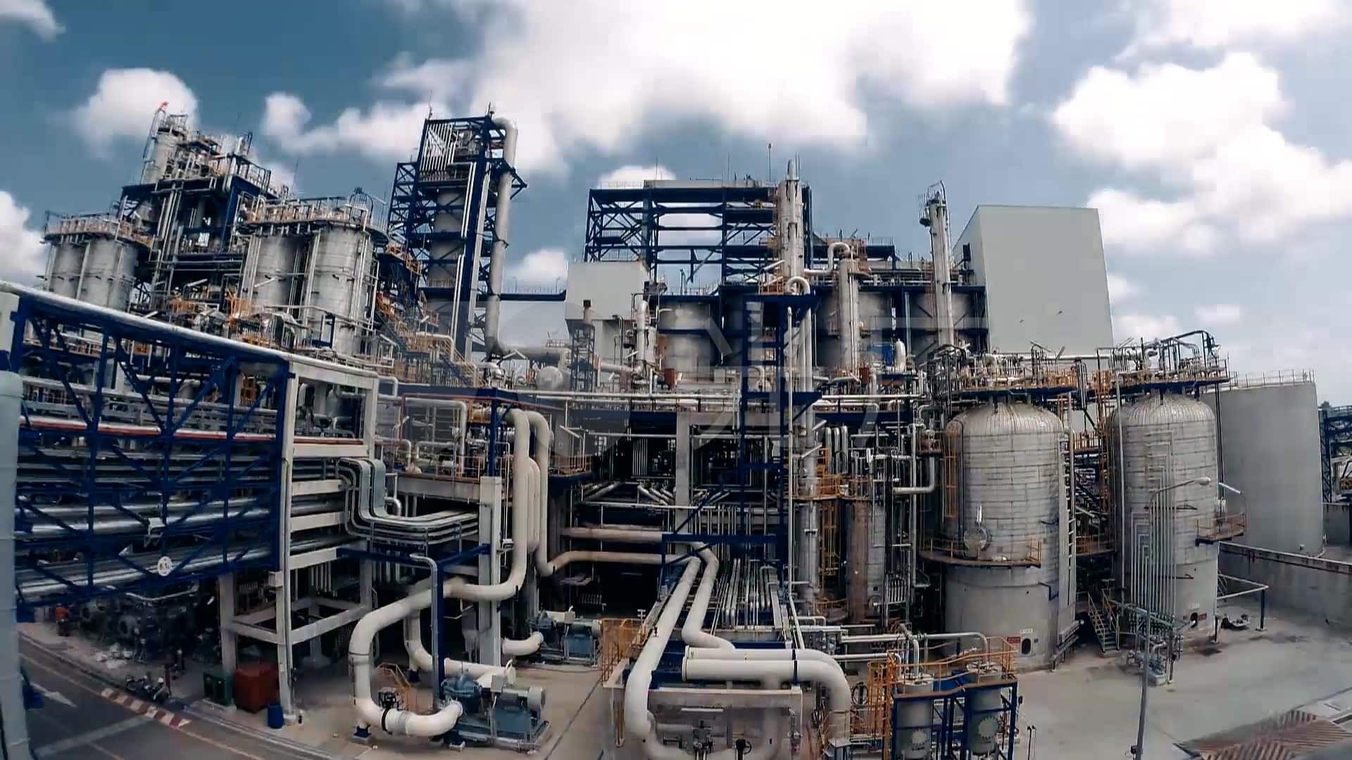 Anhui Huanrui wygrało przetarg na ramę śledzącą do podgrzewania elektrycznego o stałej mocy dla Wanhua Chemical, przyczyniając się do innowacji i rozwoju przemysłu chemicznego